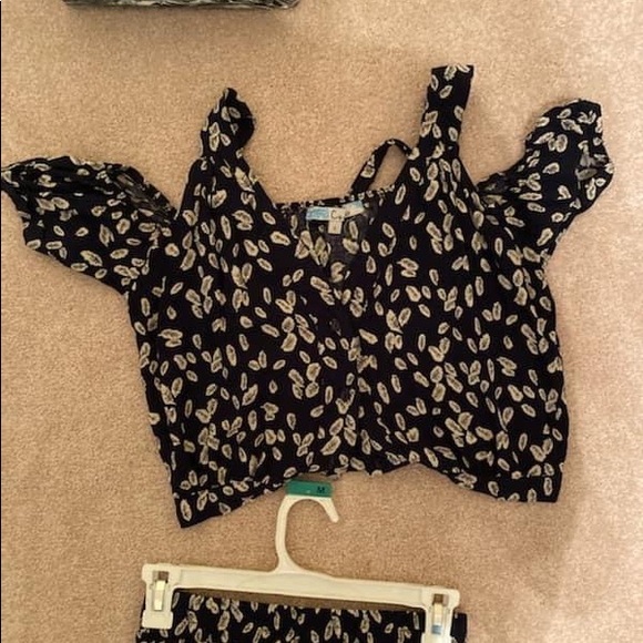 Navy feather two piece set size small! - Picture 2 of 2